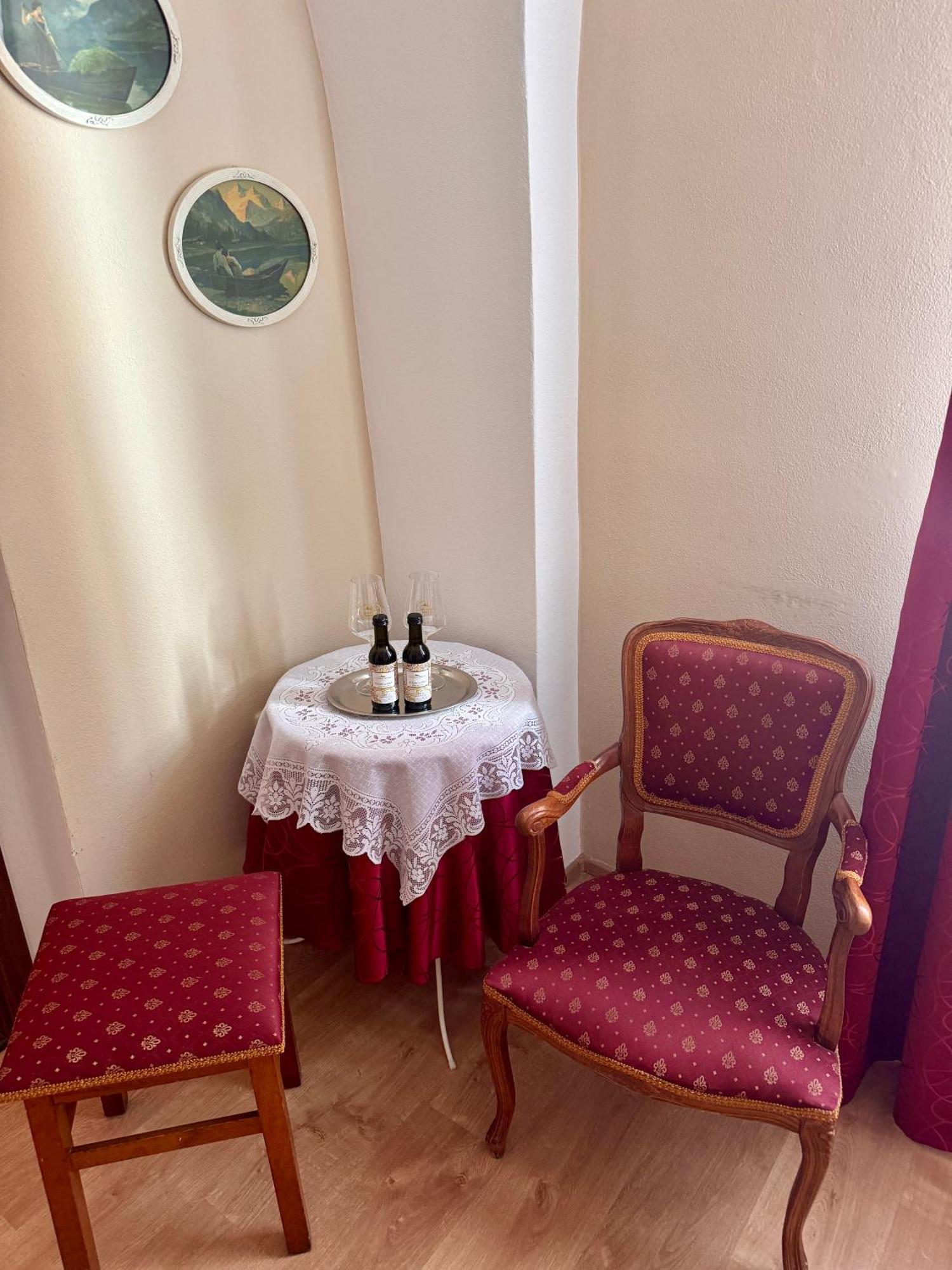 Vinna Kavarna Mikulov Zewnętrze zdjęcie