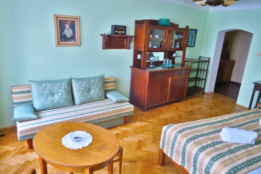 Vinna Kavarna Mikulov Zewnętrze zdjęcie