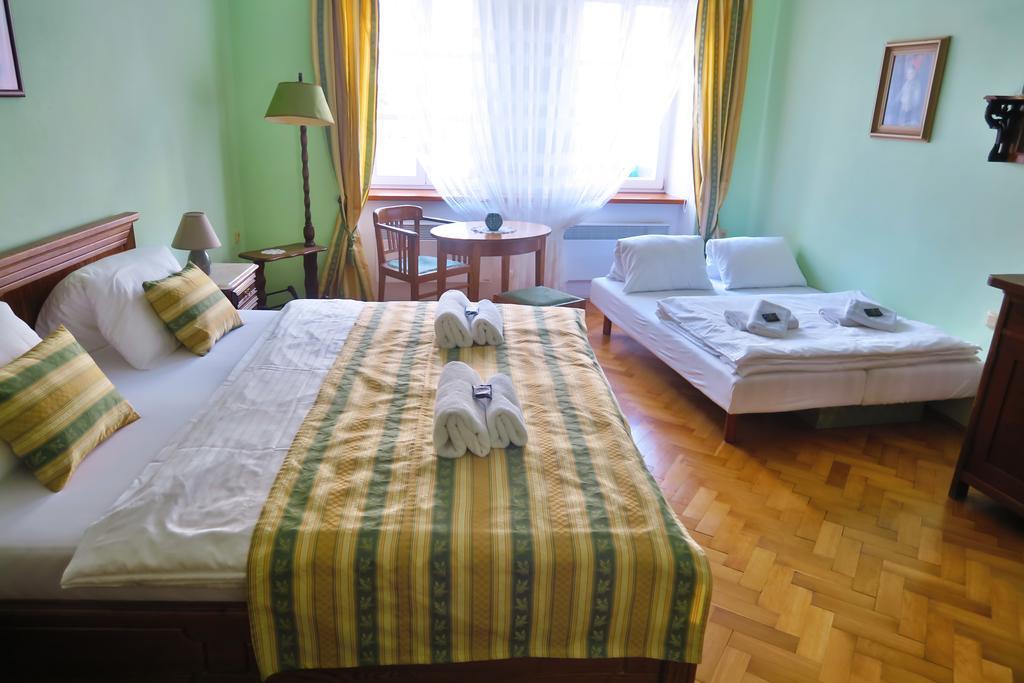 Vinna Kavarna Mikulov Zewnętrze zdjęcie