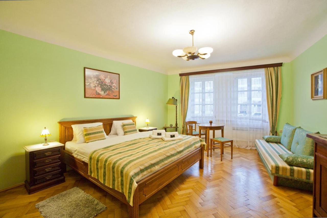 Vinna Kavarna Mikulov Zewnętrze zdjęcie