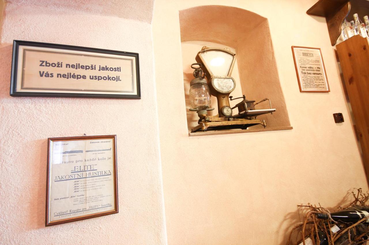 Vinna Kavarna Mikulov Zewnętrze zdjęcie